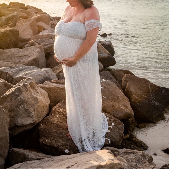 Off Shoulder Ruffle Sleeve Maternity Photog. Dress - Picture 6 of 6